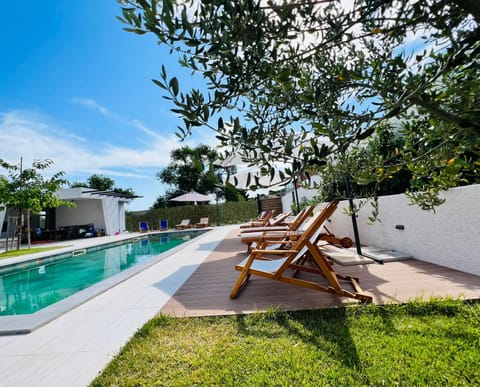 Garden, Pool view, Swimming pool, sunbed