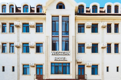 Property building, Facade/entrance, Day