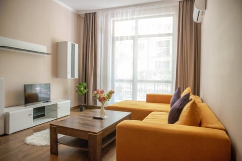Communal lounge/ TV room, TV and multimedia, Living room