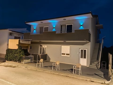 Apartments Dado Apartment in Baška Voda