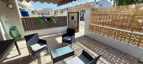 Patio, Facade/entrance