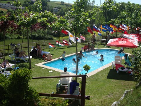 Guests, Swimming pool, Swimming pool