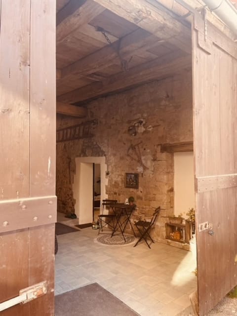 Patio, Facade/entrance