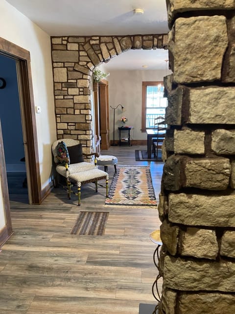 Sherman Hill Des Moines Apartment in Des Moines