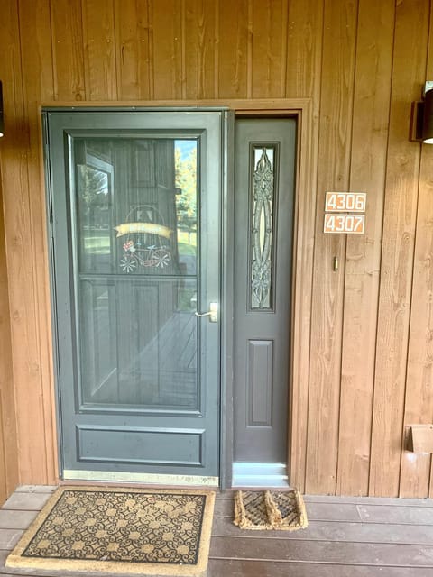 TALISMAN AMAZING VIEWS Walk to Uptown Sleeps 4 Villa in Pagosa Springs