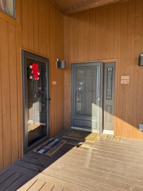 TALISMAN AMAZING VIEWS Walk to Uptown Sleeps 4 Villa in Pagosa Springs