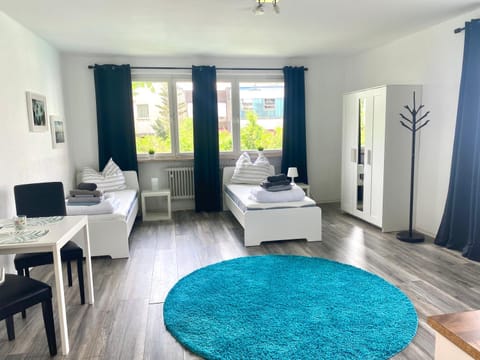 Bed, TV and multimedia, Photo of the whole room, Seating area, Dining area, Bedroom