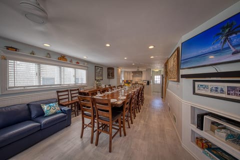 Living room, Dining area, kitchen
