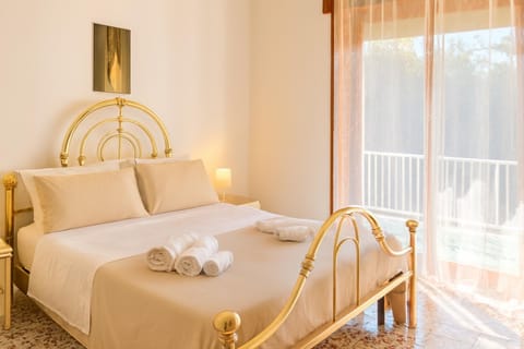 Exclusive Large 3 bed room Apartment with Pool Central Sorrento Apartment in Sorrento