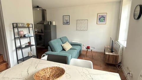 TV and multimedia, Living room, Seating area, Dining area, heating, internet