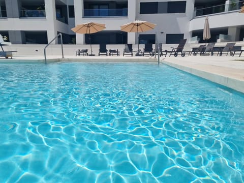 Swimming pool, Swimming pool