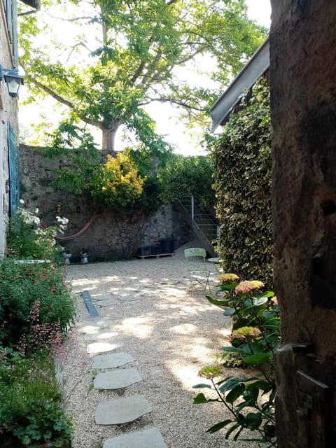 Charmant gîte avec parking gratuit sur place. House in Auvergne-Rhône-Alpes