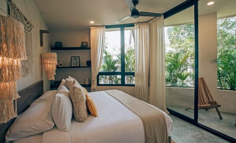 Bed, View (from property/room), Balcony/Terrace, Photo of the whole room, Bedroom
