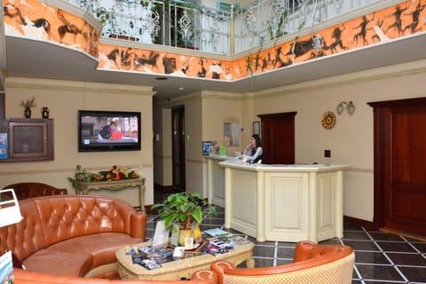 Communal lounge/ TV room, Lobby or reception