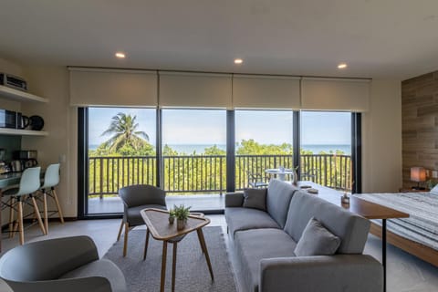 Natural landscape, View (from property/room), Balcony/Terrace, Seating area, Sea view