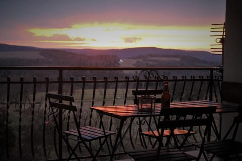 Balcony/Terrace, Mountain view, Sunset
