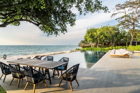 Natural landscape, Beach, Pool view, Sea view, Swimming pool, Swimming pool, sunbed
