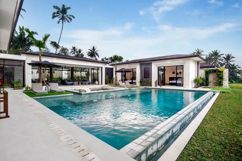Property building, Seating area, Garden view, Pool view, Swimming pool, internet, sunbed