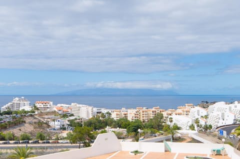 Day, Neighbourhood, Natural landscape, City view, Sea view, Street view, Location