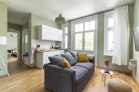 Kitchen or kitchenette, Living room, Seating area