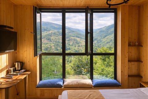 TV and multimedia, Photo of the whole room, Bedroom, Mountain view