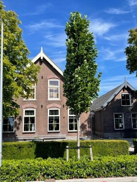 Property building, Day, Garden, Garden view