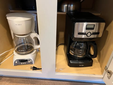 Coffee/tea facilities, Kitchen or kitchenette