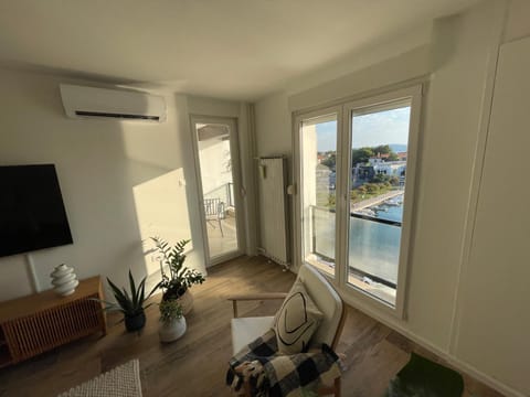 Living room, Sea view