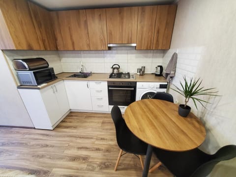 Coffee/tea facilities, Kitchen or kitchenette, Dining area, minibar, pet friendly, stove