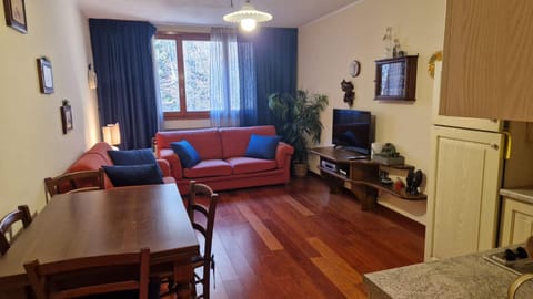 Communal lounge/ TV room, Kitchen or kitchenette, Seating area
