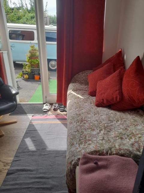 Janet Hale Studios, Garden Apartment Apartment in Glastonbury