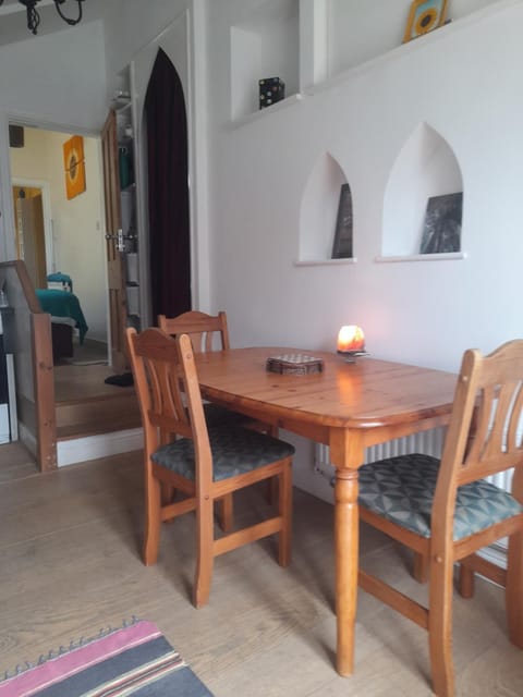 Janet Hale Studios, Garden Apartment Apartment in Glastonbury