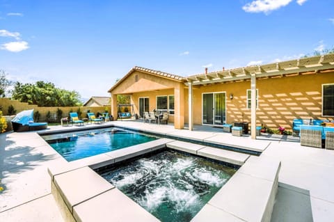 Starry Night Escape House in Desert Hot Springs