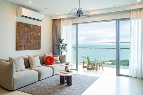 View (from property/room), Living room, Sea view, air conditioner