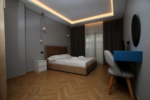 Bed, TV and multimedia, Photo of the whole room