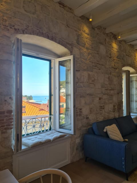 Apartment Tomazina (seaview,central, heritage) Apartment in Vis