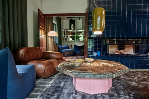 Living room, Seating area, flat iron
