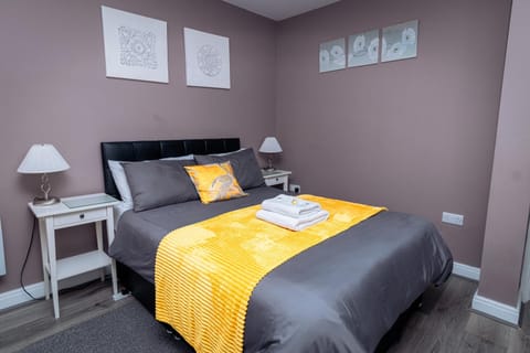 Shower, Bed, Seating area, Bedroom, heating, internet, towels, wardrobe