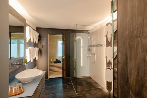 Shower, Sauna, Bathroom, towels