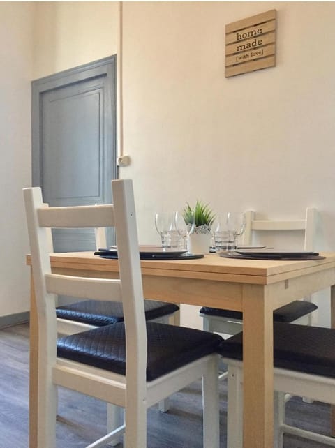 Charmant T2 proche vieille ville Apartment in Montluçon