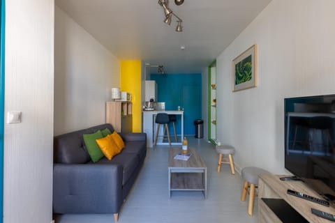 L'appart K-OULEUR- Wifi Fibre-Checkin auto- 2 pers Apartment in Le Mans