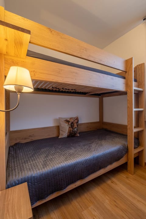 Bed, Bedroom, bunk bed