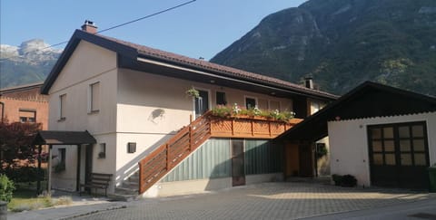 Property building, Natural landscape, Parking