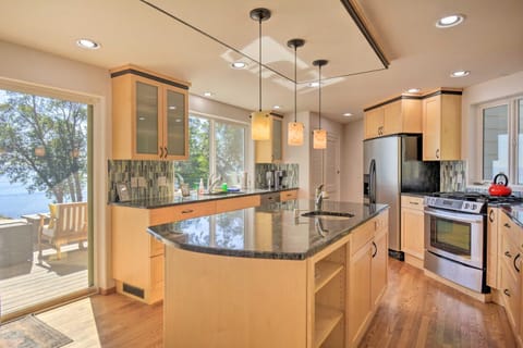 Hike, Bike and Explore Oceanfront Kingston Getaway House in Hansville