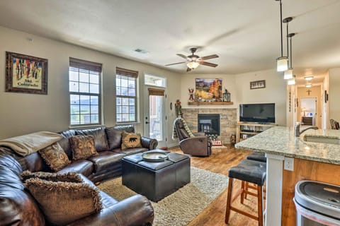 Balcony and Grill Mtn-View Retreat in Granby! Apartment in Granby