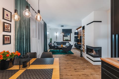 Communal lounge/ TV room, TV and multimedia, Kitchen or kitchenette, Living room, Seating area