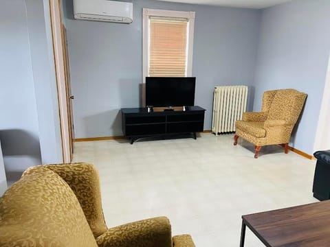 Falls House Downtown Niagara Falls Canada House in Niagara Falls