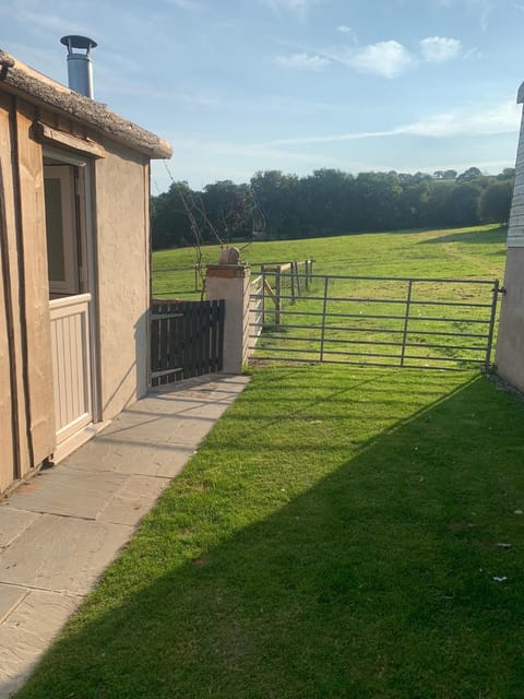 Facade/entrance, Garden