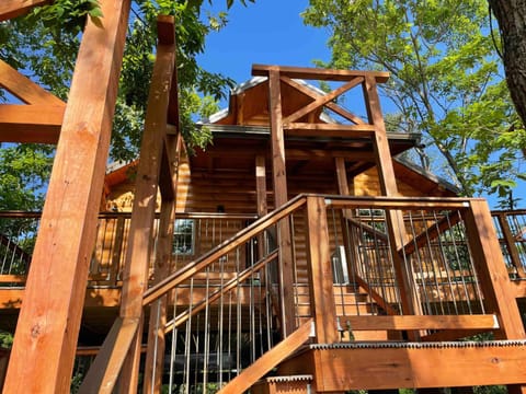 Property building, Balcony/Terrace