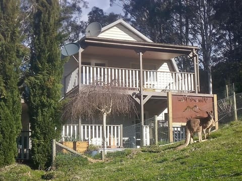 Property building, Facade/entrance, Garden, View (from property/room), Balcony/Terrace, Garden view